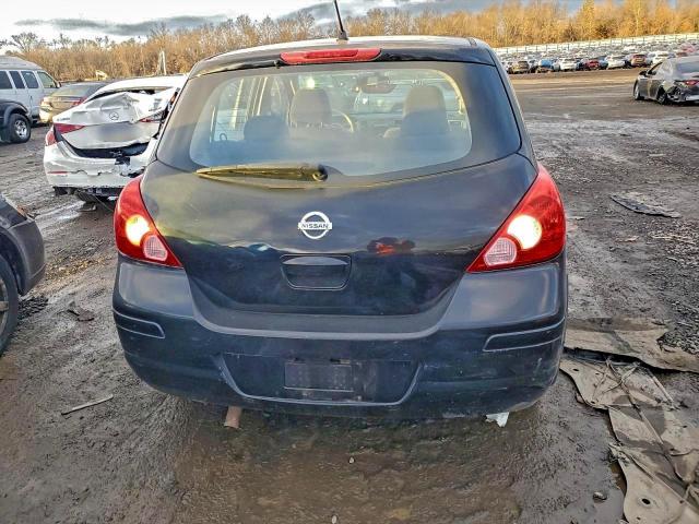 Nissan Versa S Image 6