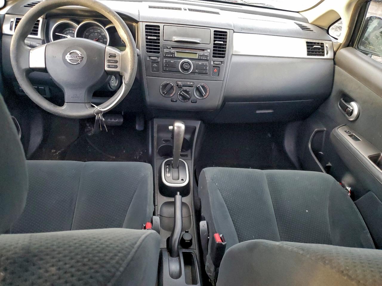 Nissan Versa S Image 12