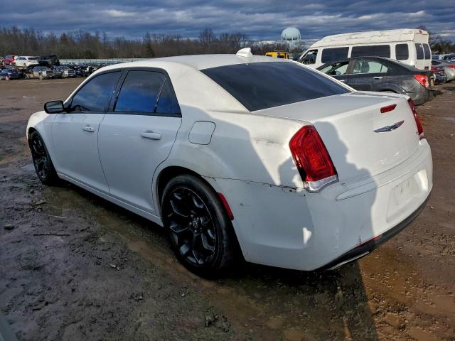 Chrysler 300 S Image 10