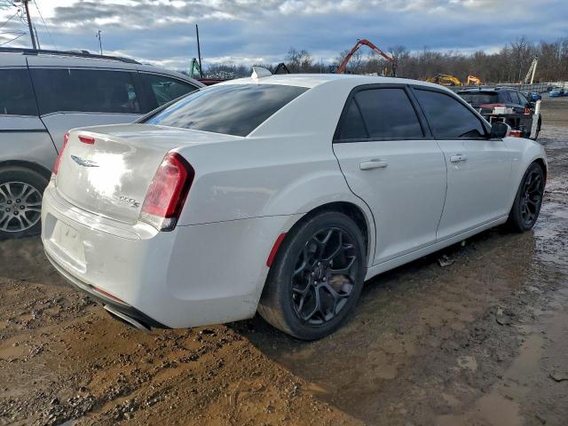 Chrysler 300 S Image 3