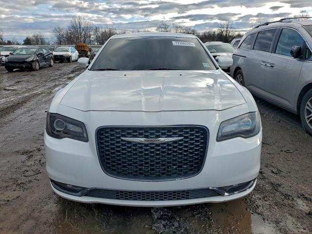 Chrysler 300 S Image 6