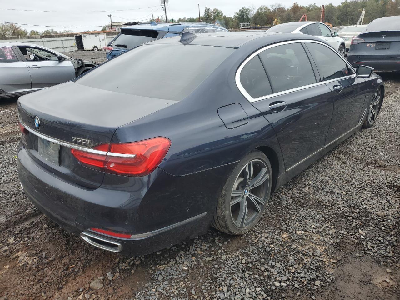 BMW 7 Series Xi Image 10
