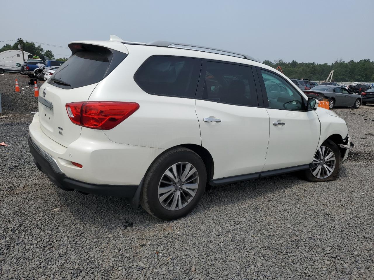 Nissan Pathfinder Sl Image 8
