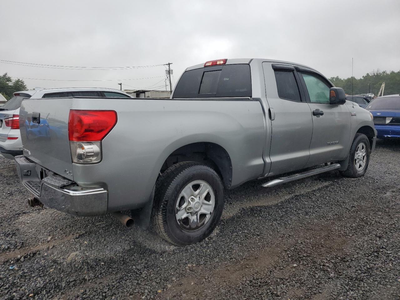Toyota Tundra Double Cab Image 3