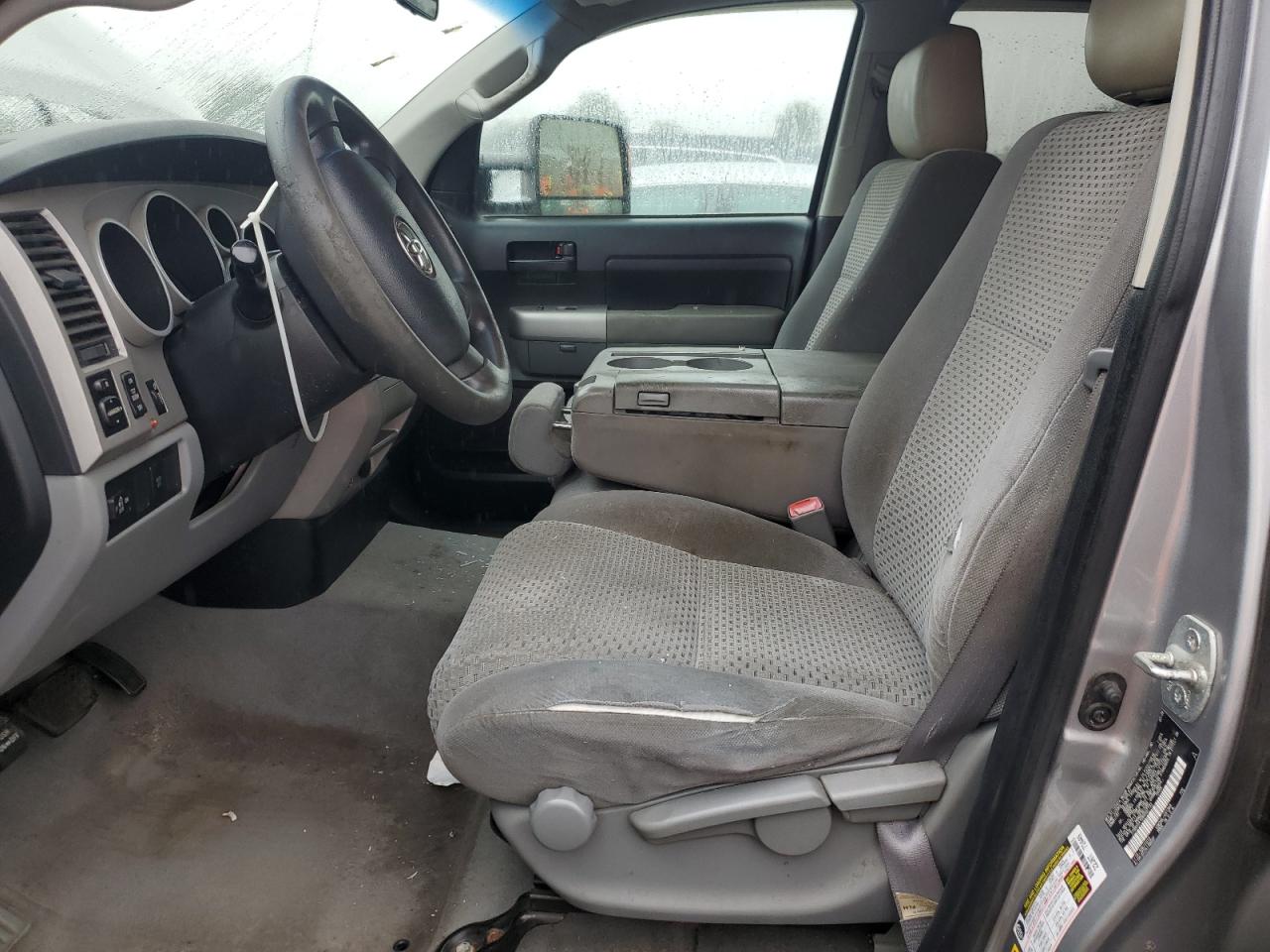 Toyota Tundra Double Cab Image 5