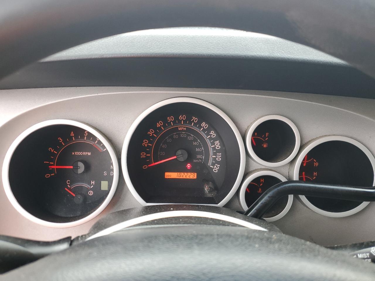 Toyota Tundra Double Cab Image 10