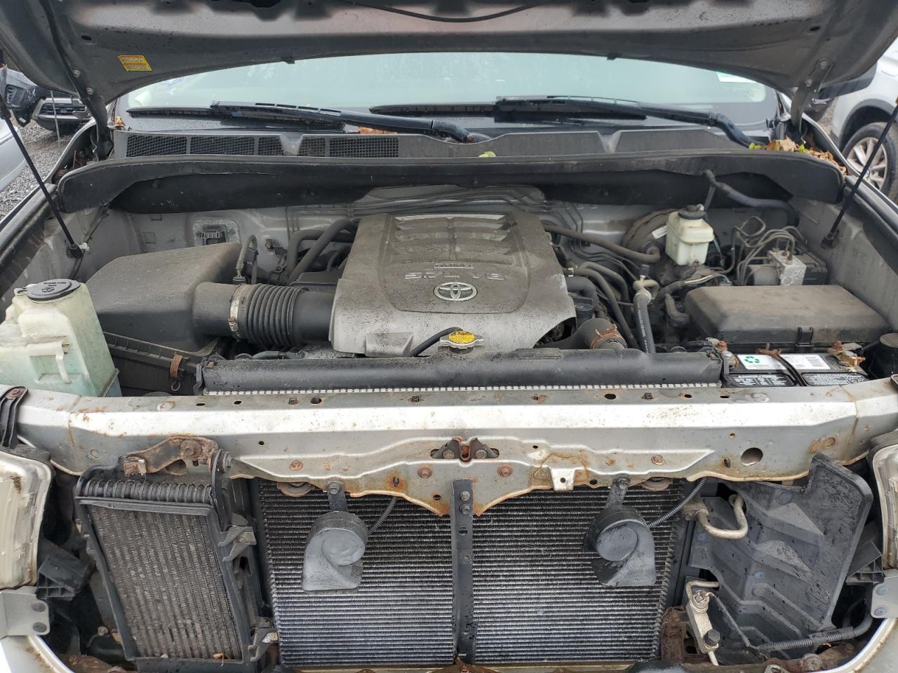 Toyota Tundra Double Cab Image 9