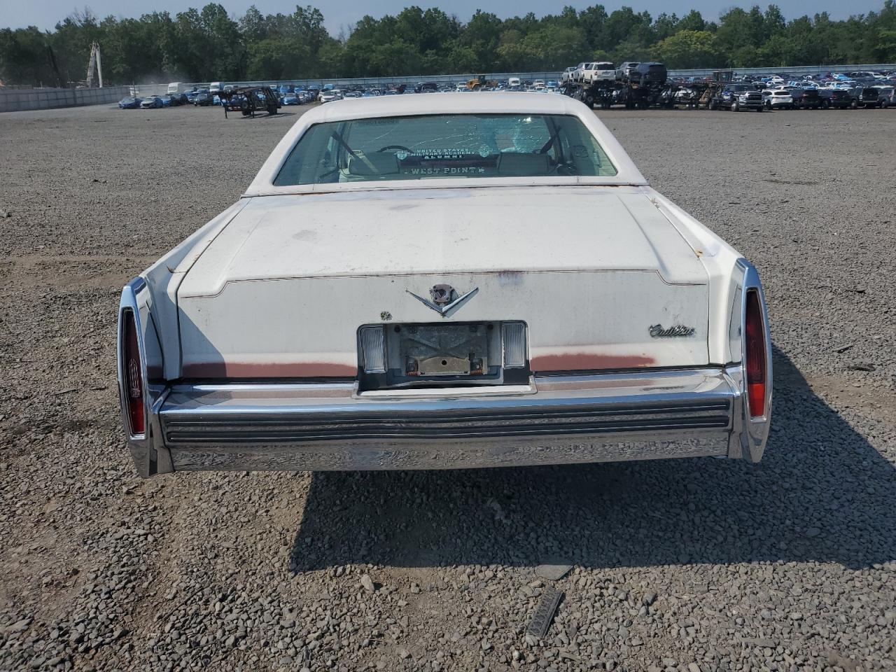 Cadillac DeVille Image 4