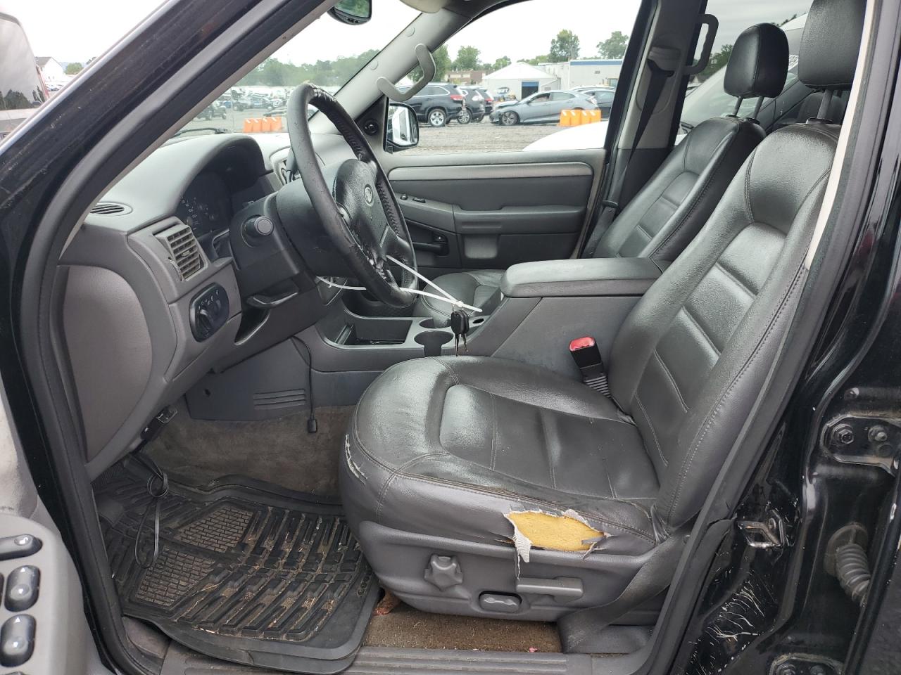 Ford Explorer Xlt Image 9