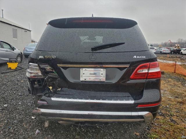 Mercedes-Benz M-Class 550 4matic Image 13