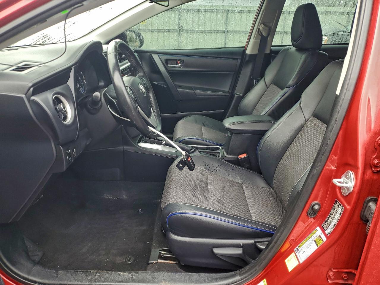 Toyota Corolla L Image 3