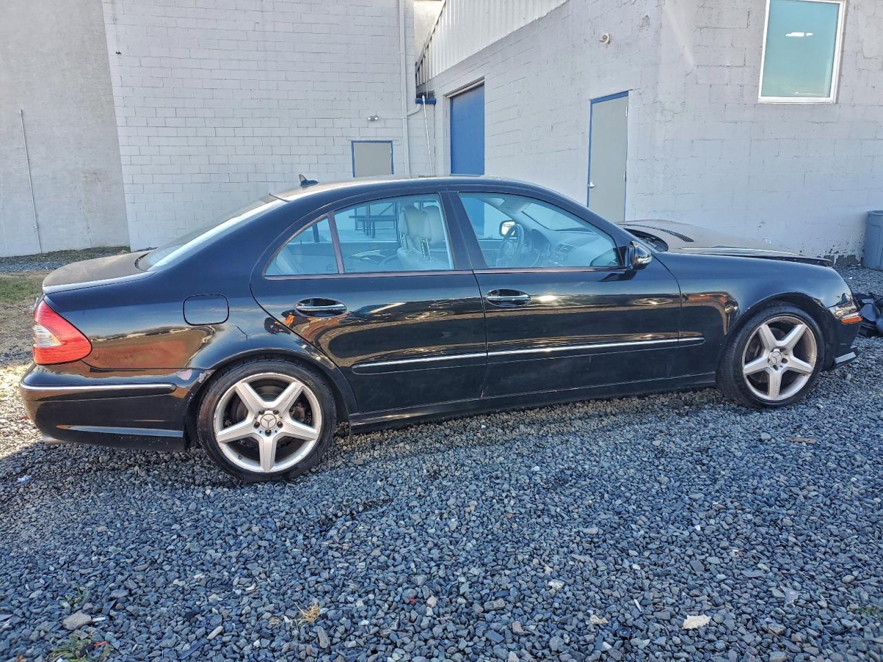 Mercedes-Benz E-Class 350 4matic Image 6