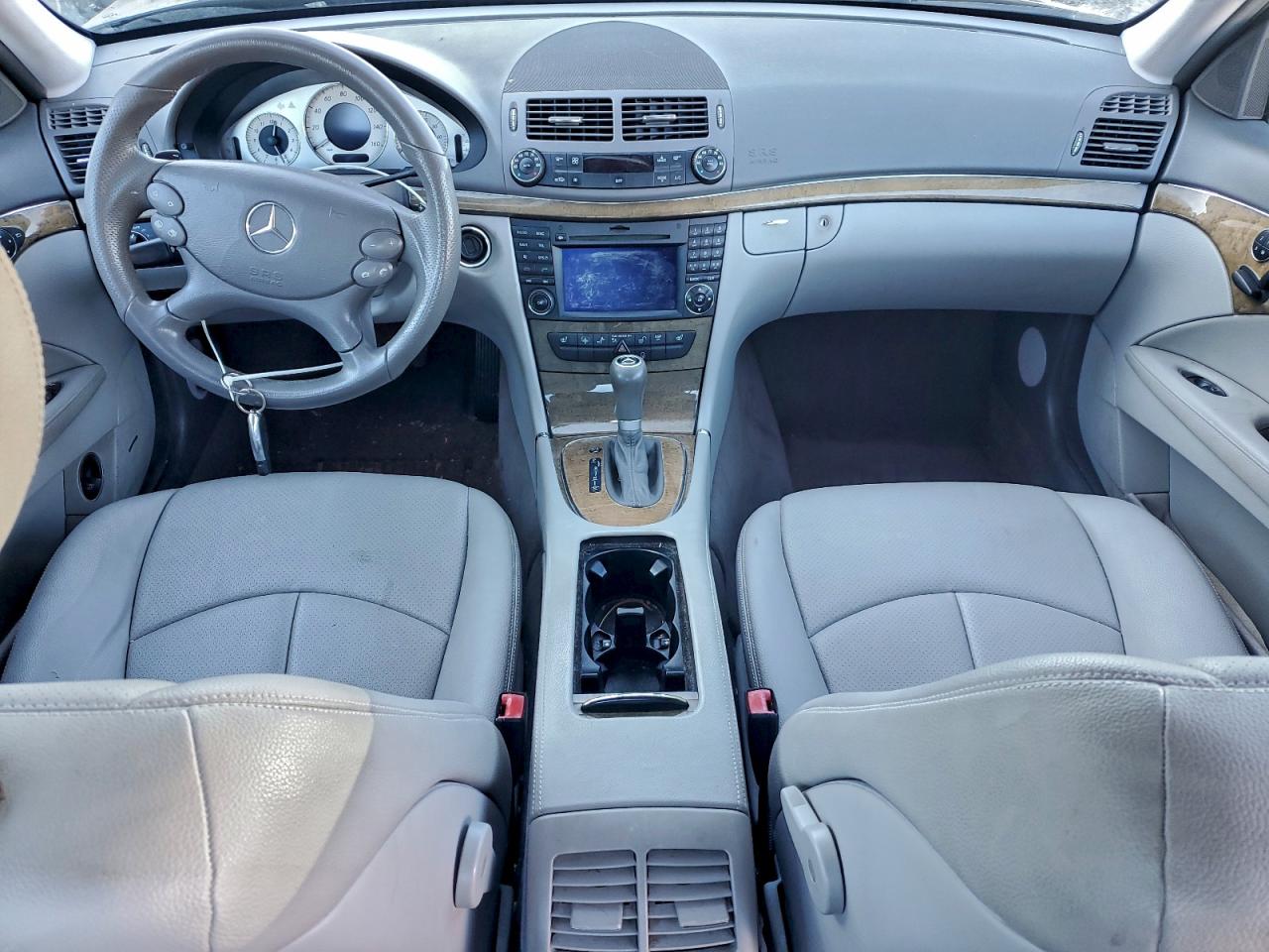 Mercedes-Benz E-Class 350 4matic Image 10