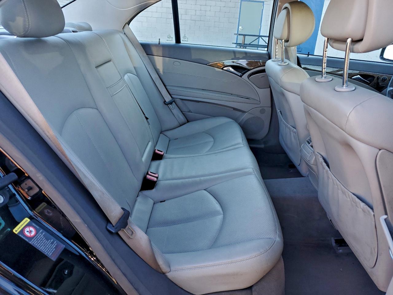 Mercedes-Benz E-Class 350 4matic Image 8