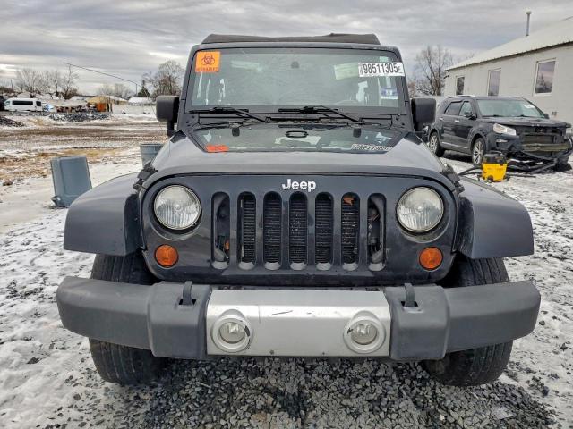Jeep Wrangler Sahara Image 9