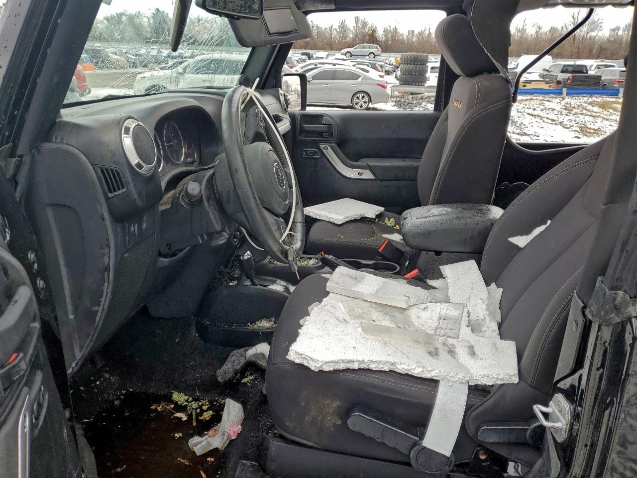 Jeep Wrangler Sahara Image 12