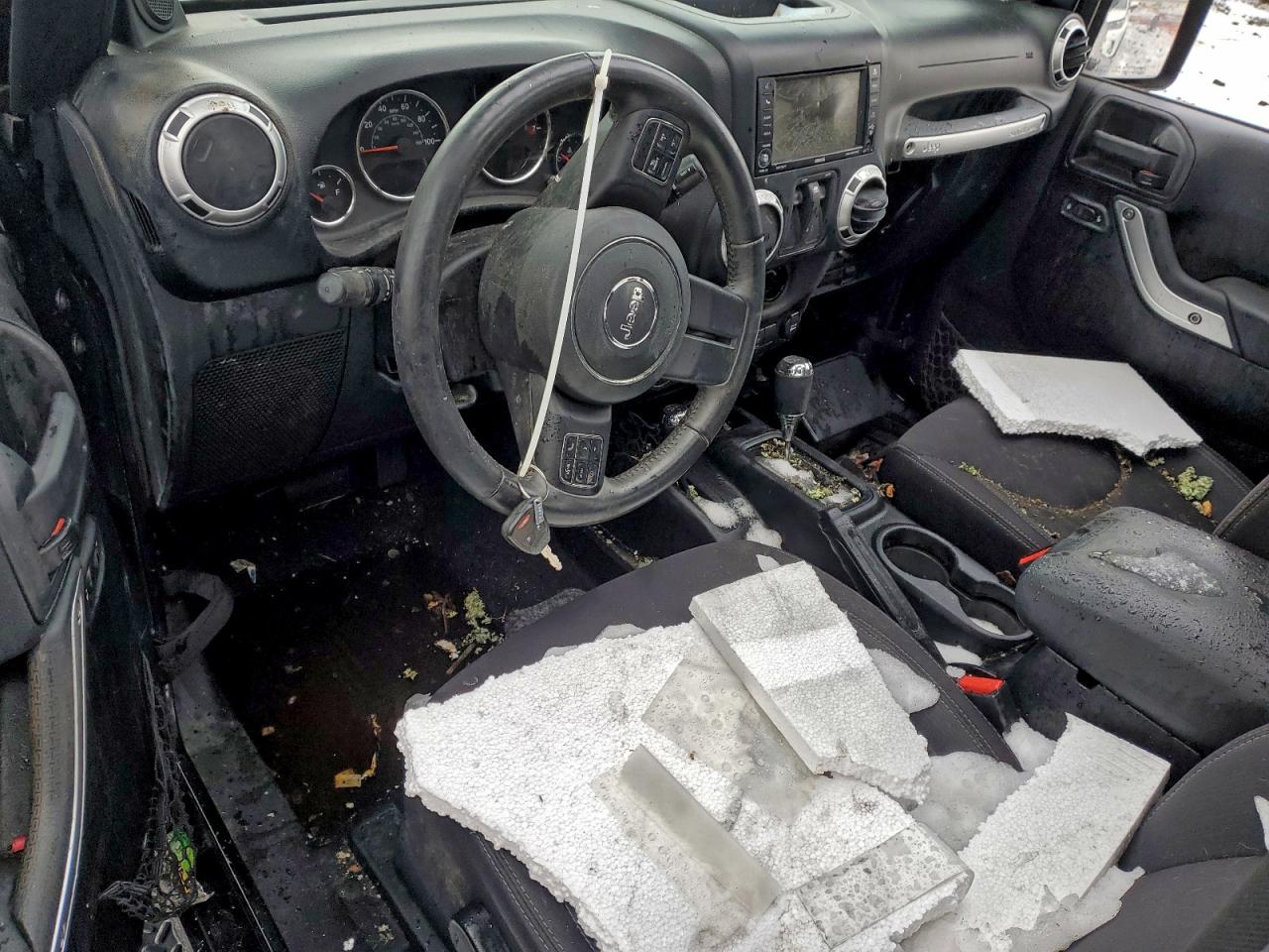 Jeep Wrangler Sahara Image 10