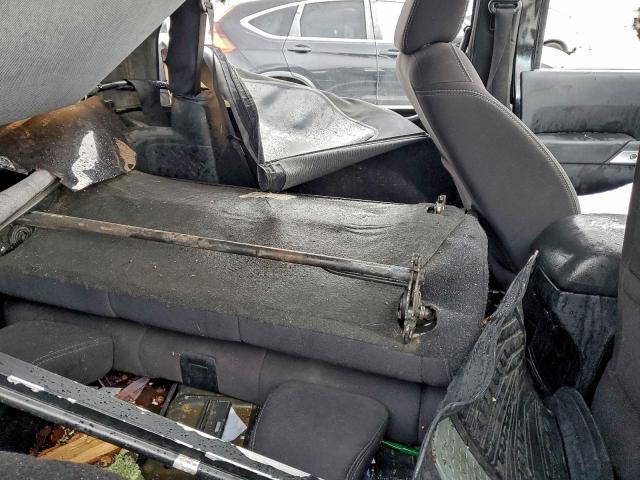 Jeep Wrangler Sahara Image 6