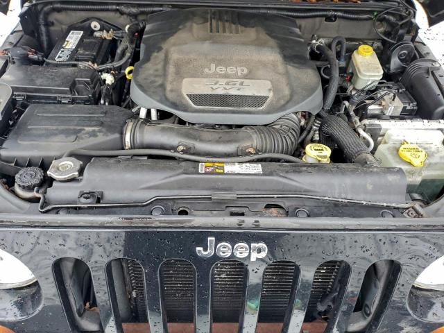 Jeep Wrangler Sahara Image 11