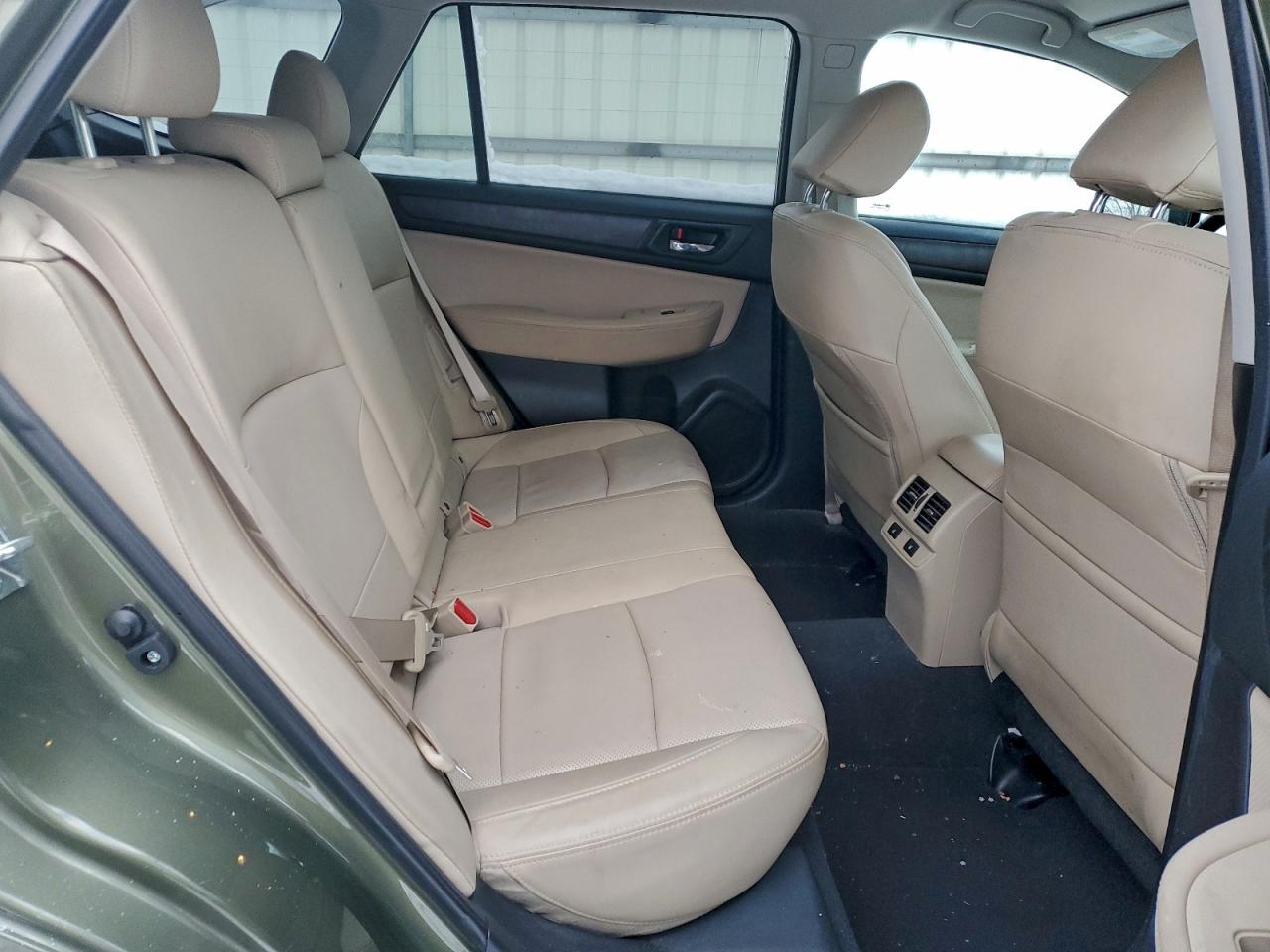 Subaru Outback 2.5i Limited Image 12