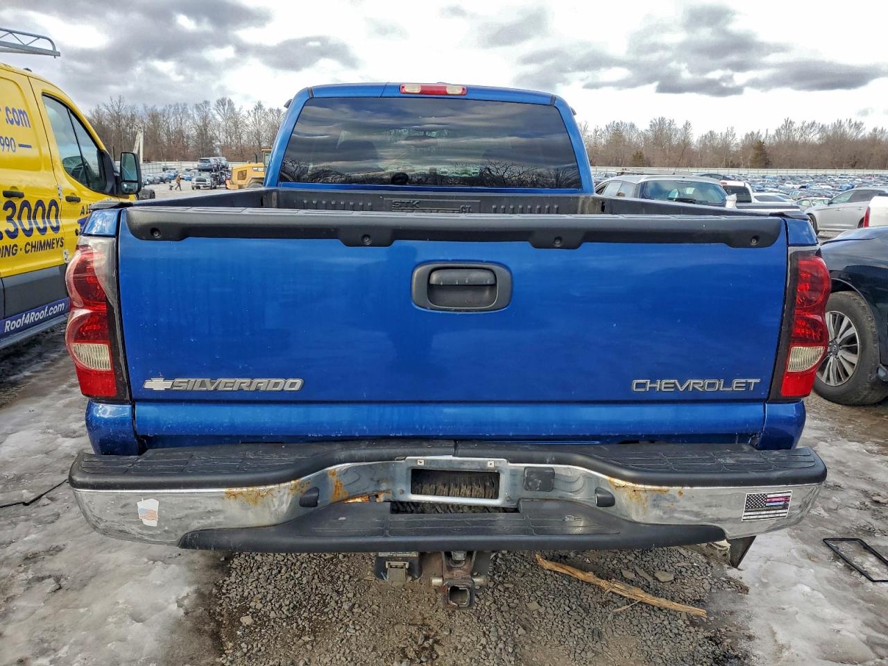 Chevrolet Silverado K1500 Image 3