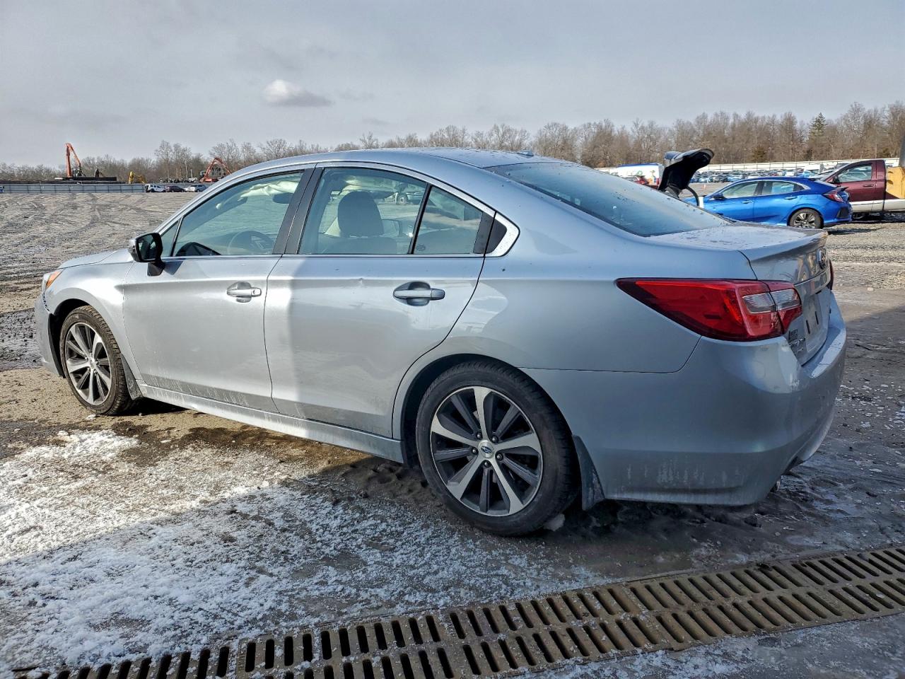 Subaru Legacy 2.5i Limited Image 3