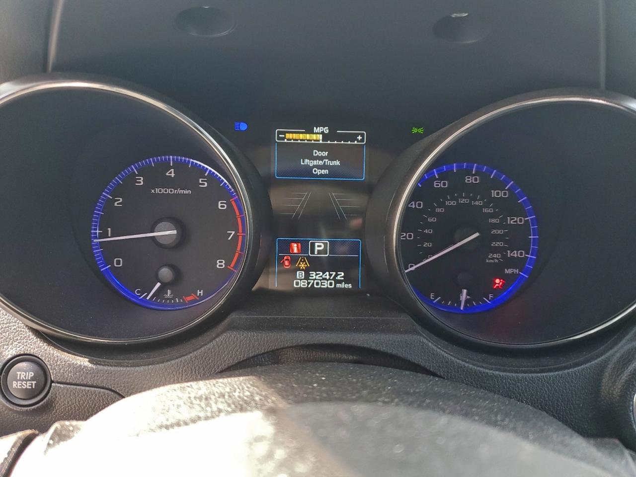 Subaru Legacy 2.5i Limited Image 11