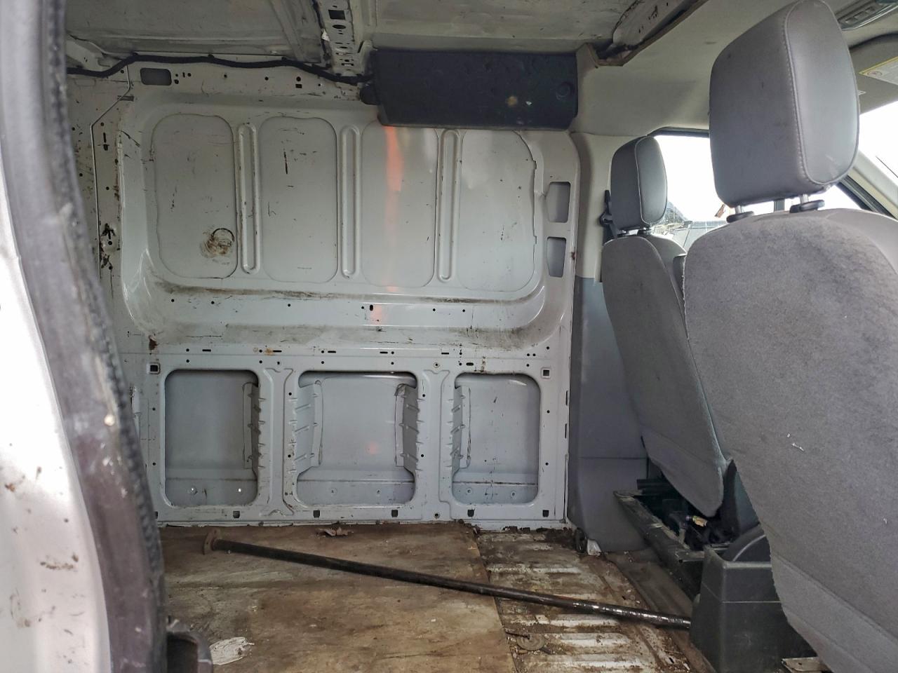 Ford Transit T-150 Image 12