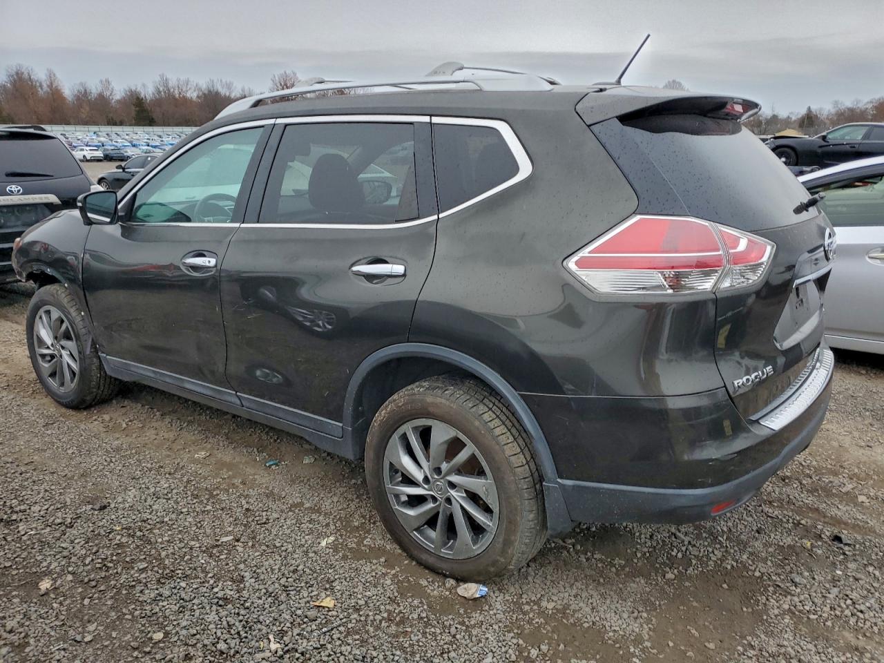 Nissan Rogue S Image 4