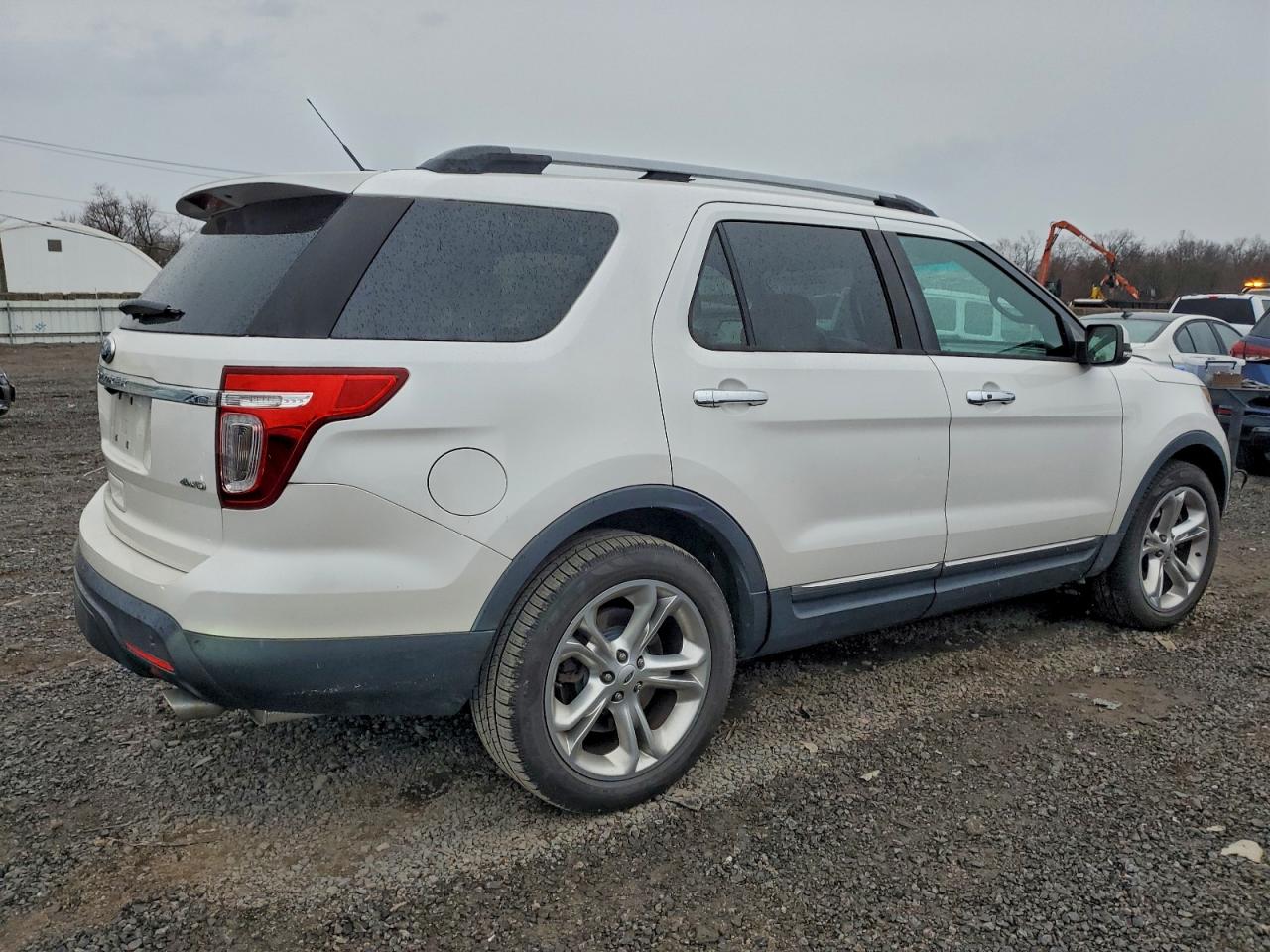 Ford Explorer Limited Image 6
