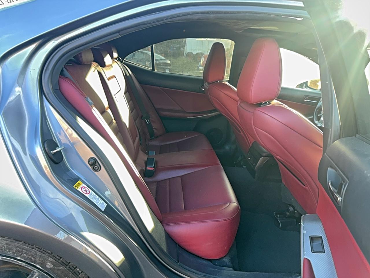 Lexus Is 300 Image 2