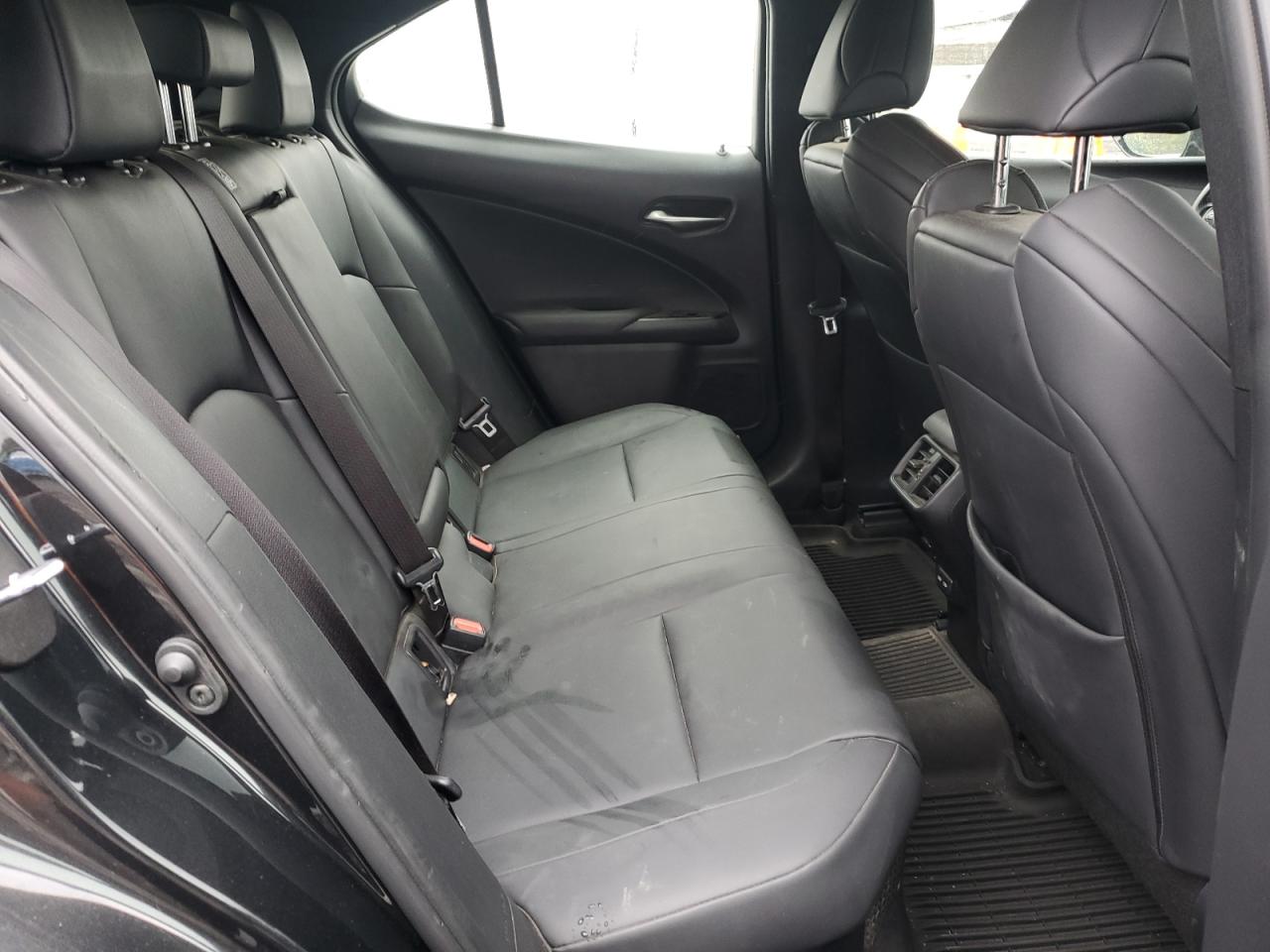 Lexus Ux 250h Image 6