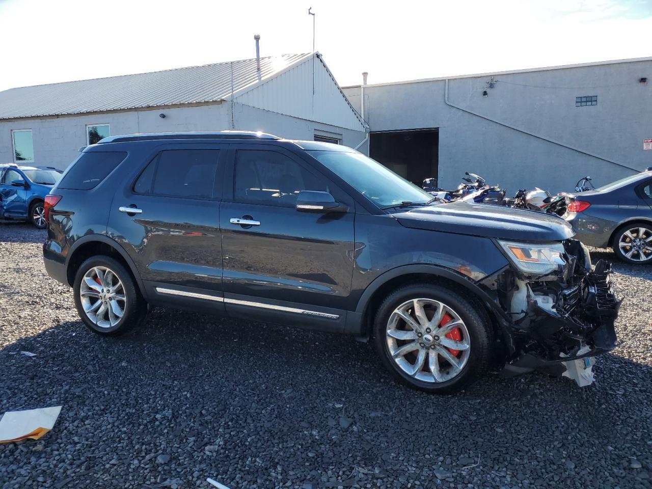 Ford Explorer Limited Image 2