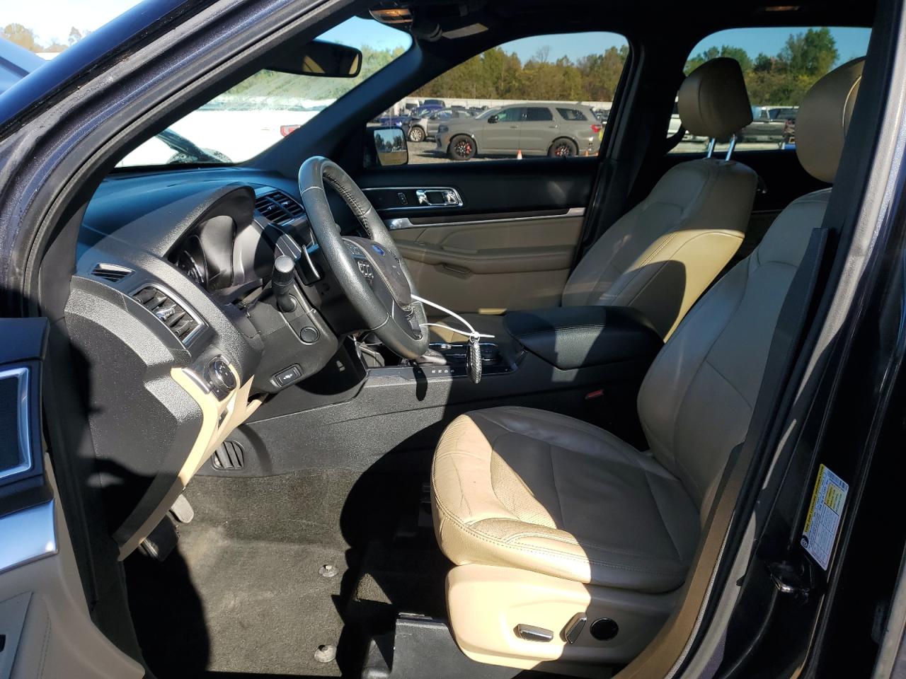 Ford Explorer Limited Image 9