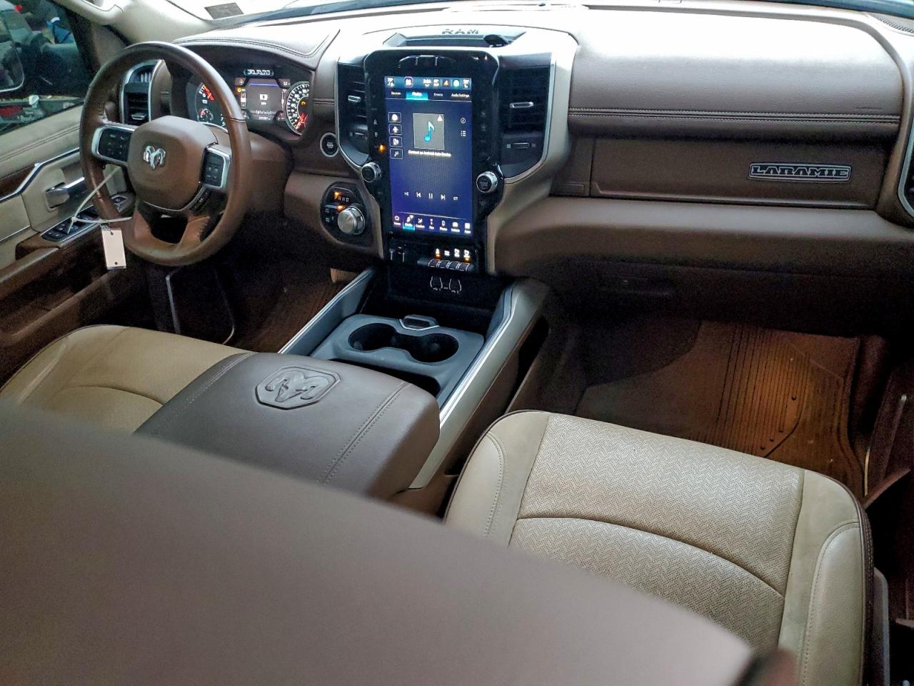 Ram 2500 Laramie Image 3