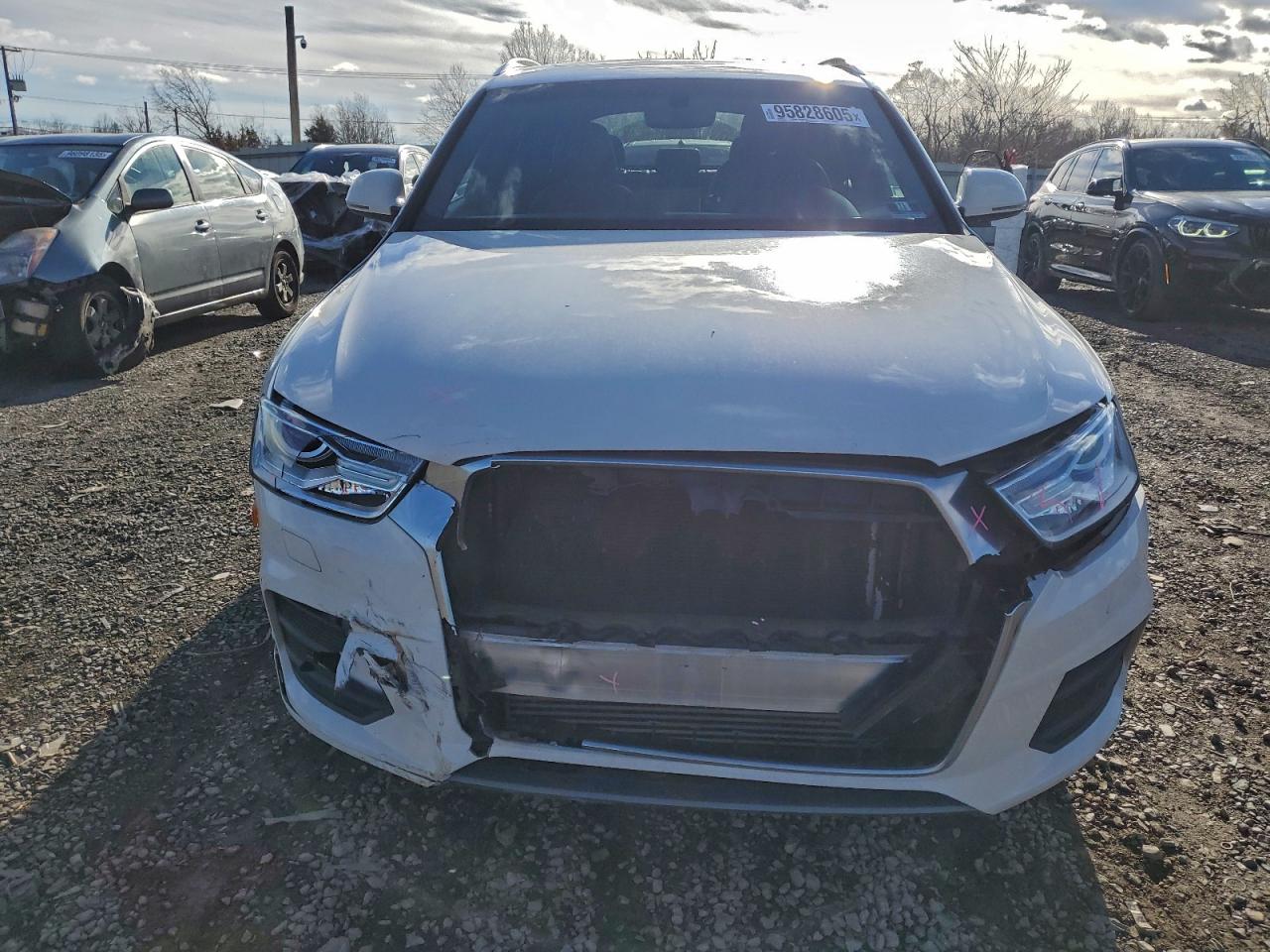 Audi Q3 Premium Image 10