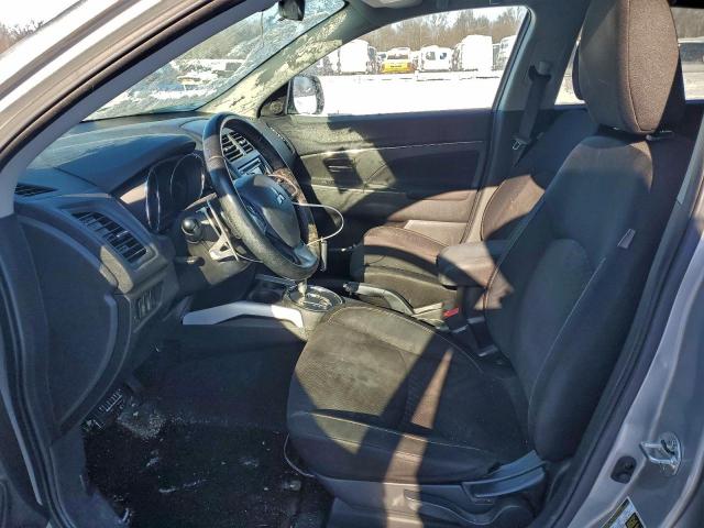 Mitsubishi Outlander Se Image 11