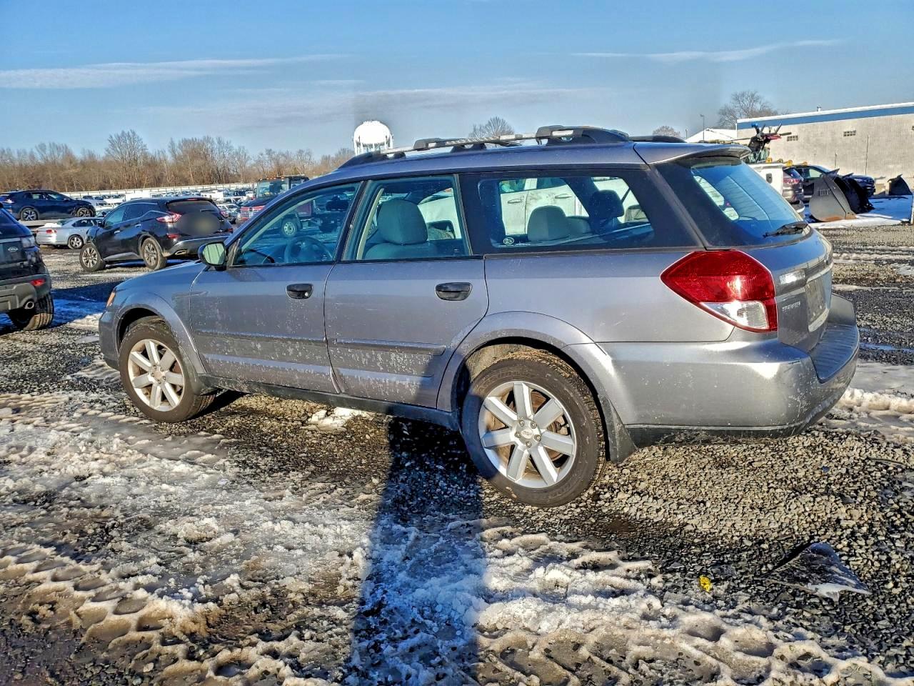 Subaru Outback 2.5i Image 9