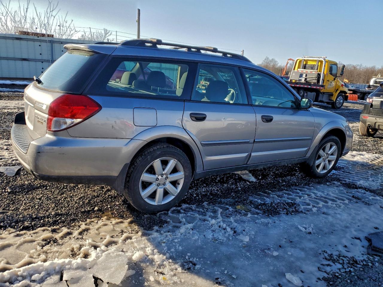 Subaru Outback 2.5i Image 2
