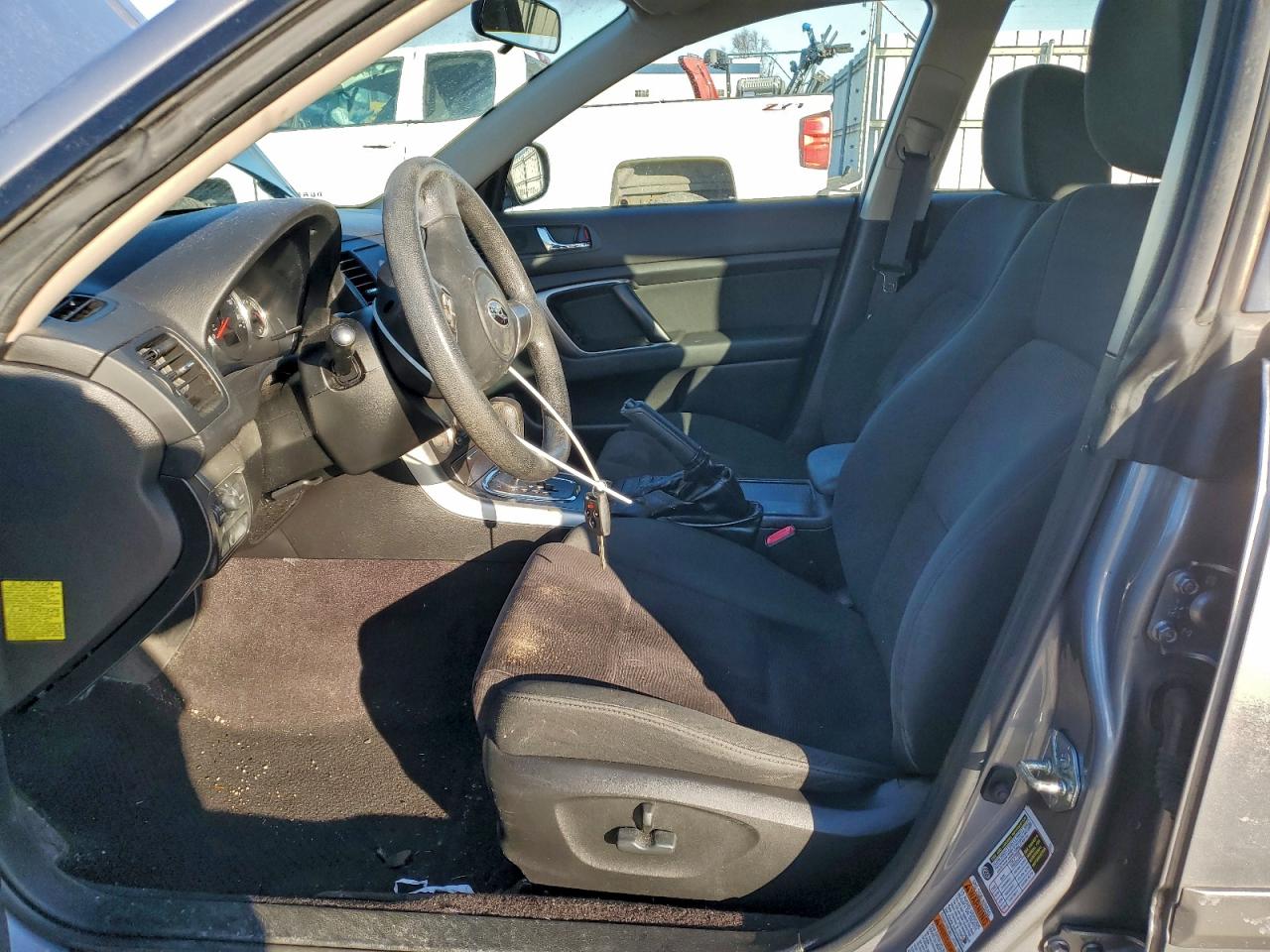 Subaru Outback 2.5i Image 4