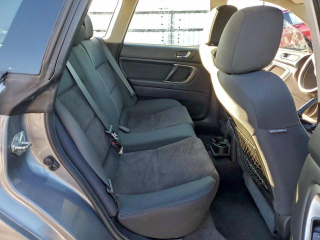 Subaru Outback 2.5i Image 12