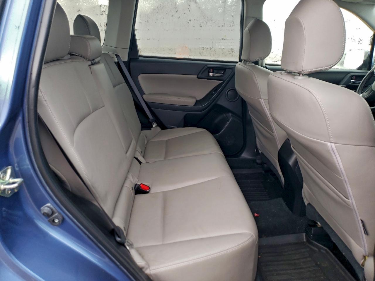 Subaru Forester 2.5i Touring Image 12