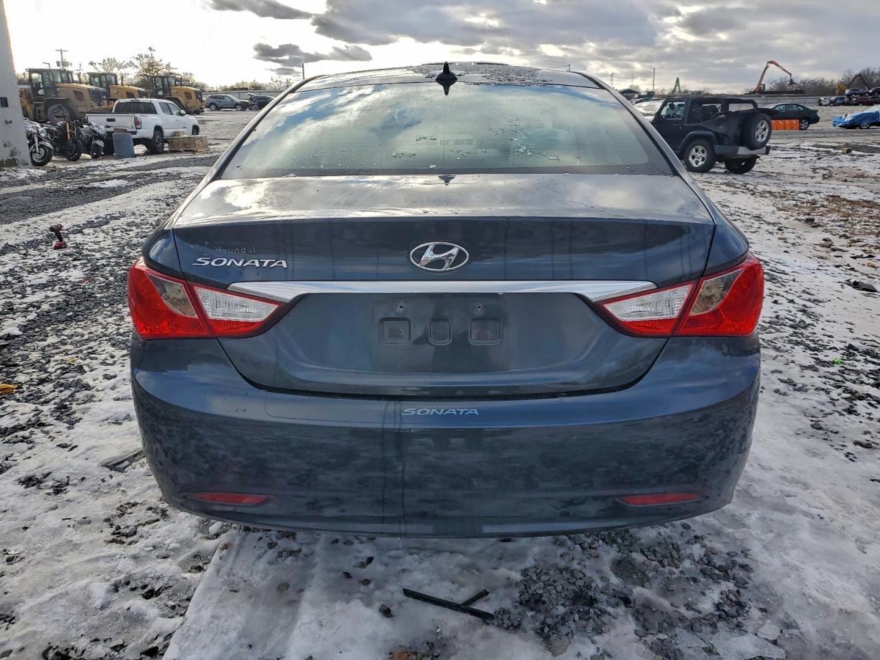 Hyundai SONATA Gls Image 3