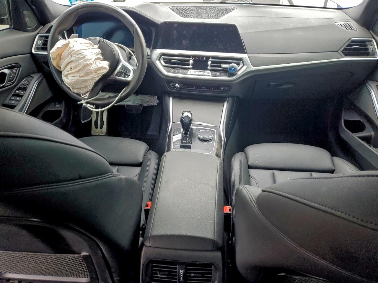 BMW 3 Series Image 11