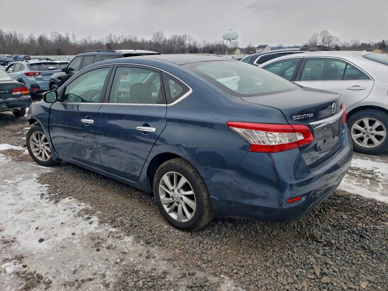 Nissan Sentra S Image 2