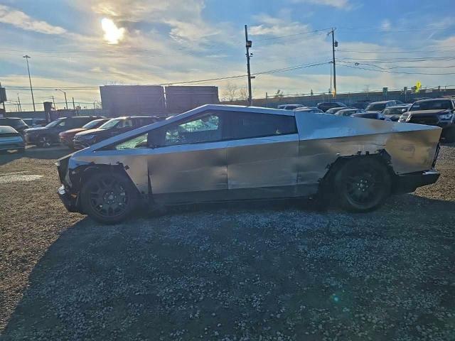 Tesla Cybertruck Image 13